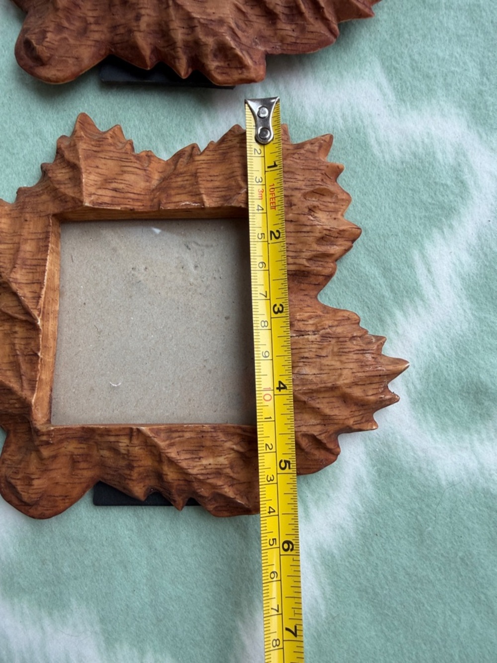 Vintage Resin Maple Leaf Photo Frames - Brown 3x3 - Picture 7 of 7